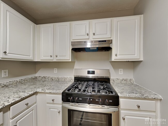 Building Photo - 105 Drury Ln
