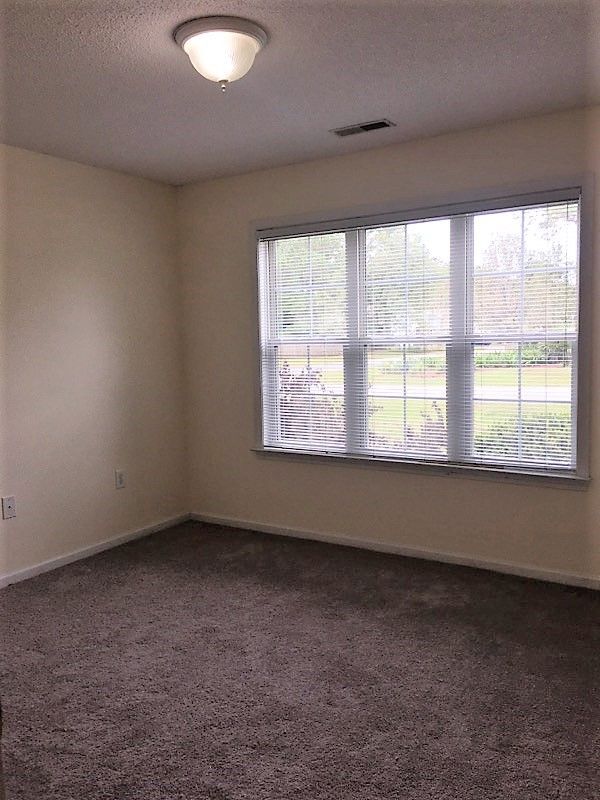 Building Photo - HIGHGROVE ESTATES
