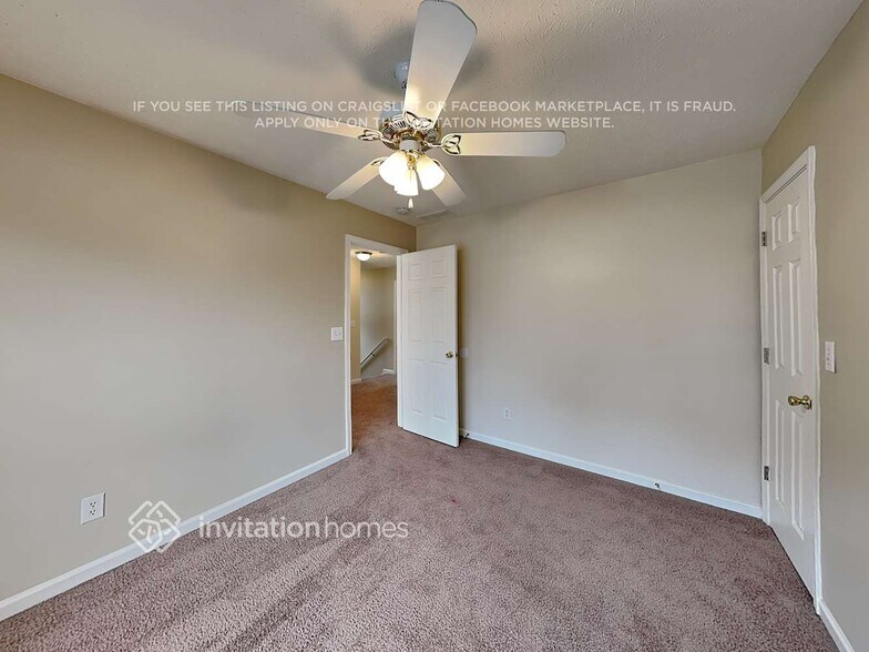 Building Photo - 1042 Simon Park Cir