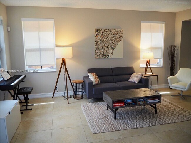 Building Photo - 1535 Sandpiper Cir