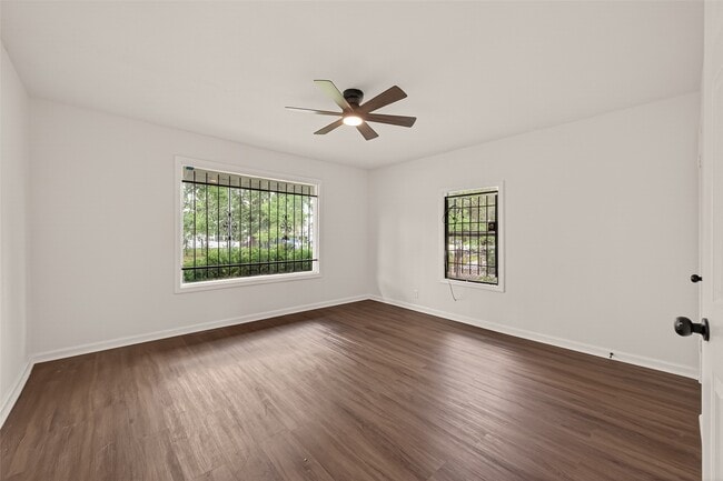 Building Photo - 5830 Southlea St