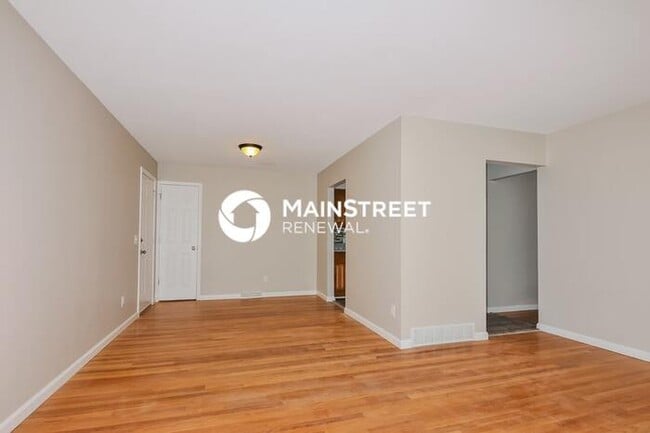 Building Photo - 3 Bedroom Pet-Friendly Home in St. Charles...