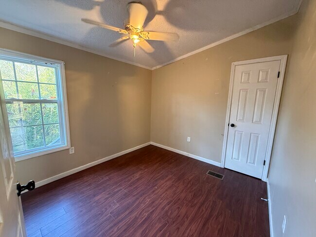 Building Photo - 1033 Union Hill Church Rd