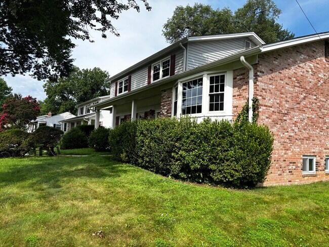 Building Photo - 8513 Wilkesboro Ln