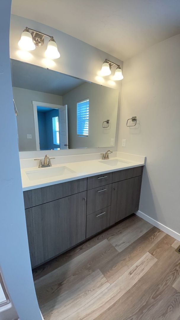 Building Photo - Roe Street Townhomes