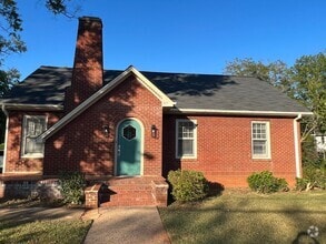 Building Photo - Historic Charm: walk to town