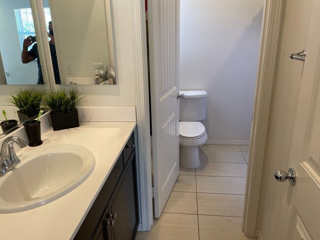 Building Photo - 3-Bedroom Hartford River Village Home with...
