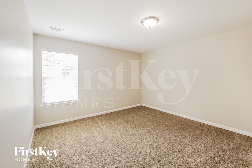 Building Photo - 1684 Castle Peak Dr