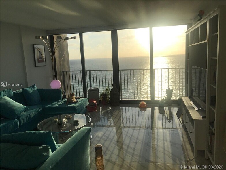 Building Photo - 2201 S Ocean Dr