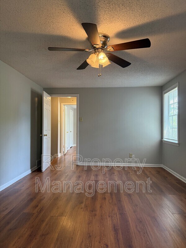 Building Photo - 3086 Estes St