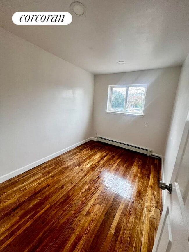 Building Photo - 1632 E 94th St