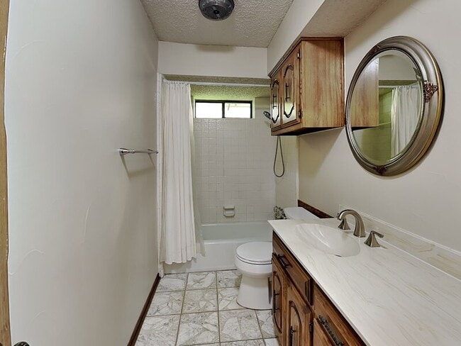 Building Photo - 205 Woodpark Ln