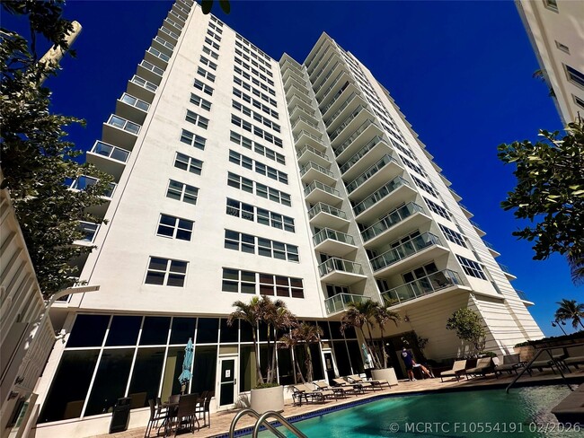 Building Photo - 209 N Fort Lauderdale Beach Blvd