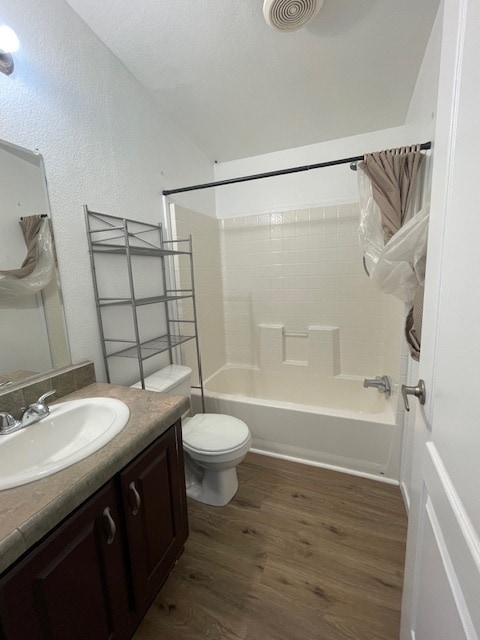 Building Photo - 23686 Lodge Dr