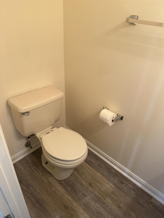 Building Photo - 1017 Smither Dr