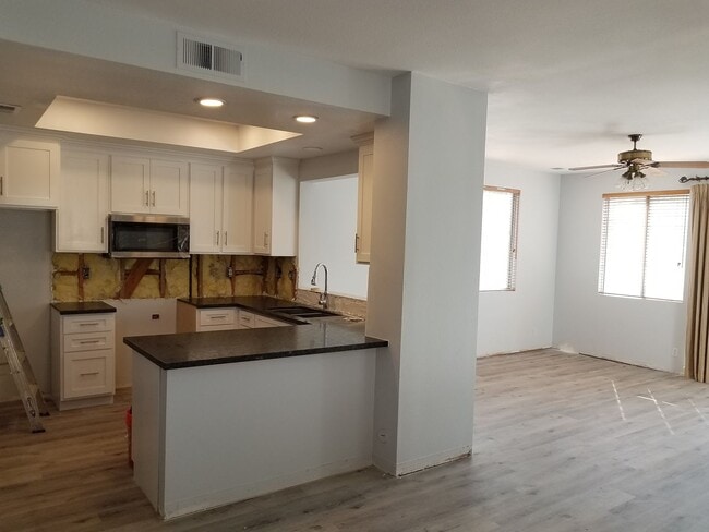 Building Photo - Nicely Renovated Home in Gated Community -...
