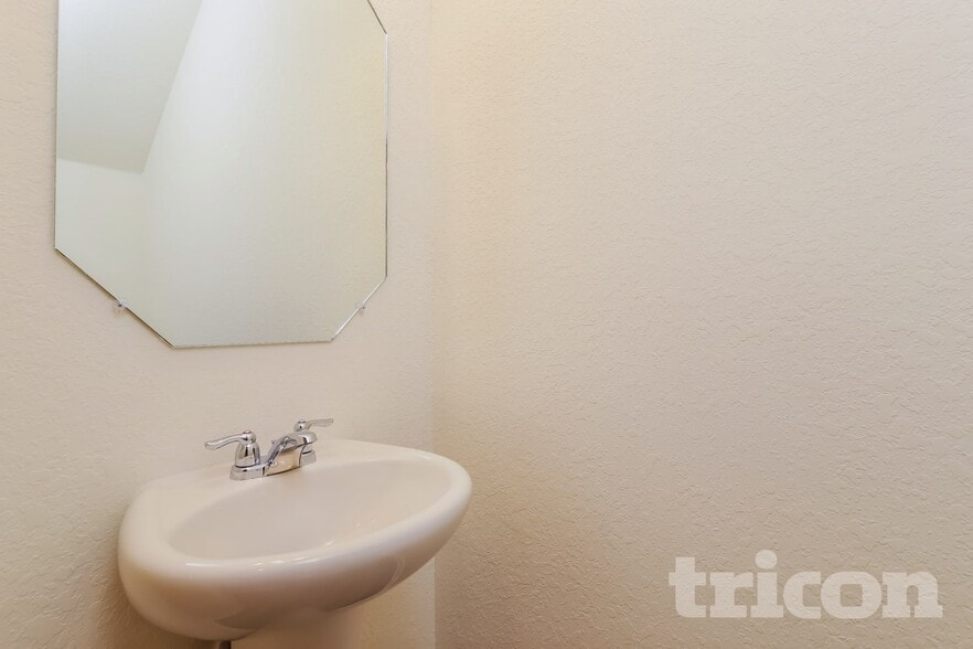 Building Photo - 5206 Winding Strm