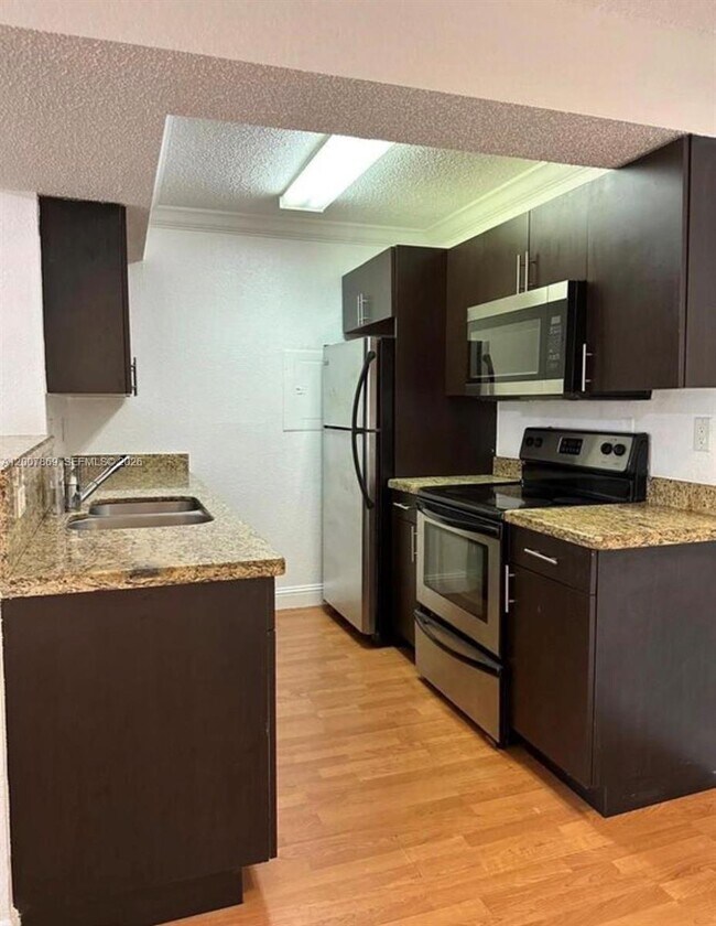 Building Photo - 15570 SW 105th Ln