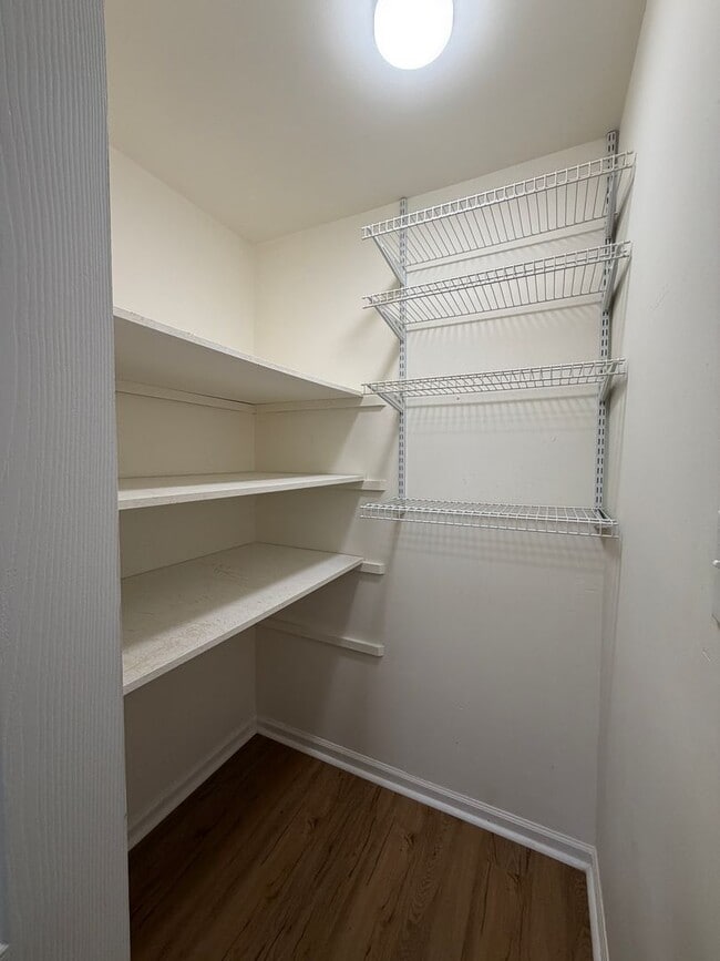 Building Photo - Quiet Neighborhood Updated 3BR Townhouse in Lancaster