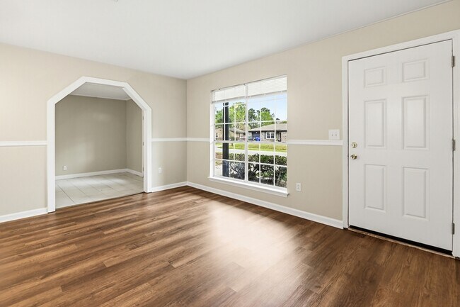 Building Photo - 4461 Jenwood St