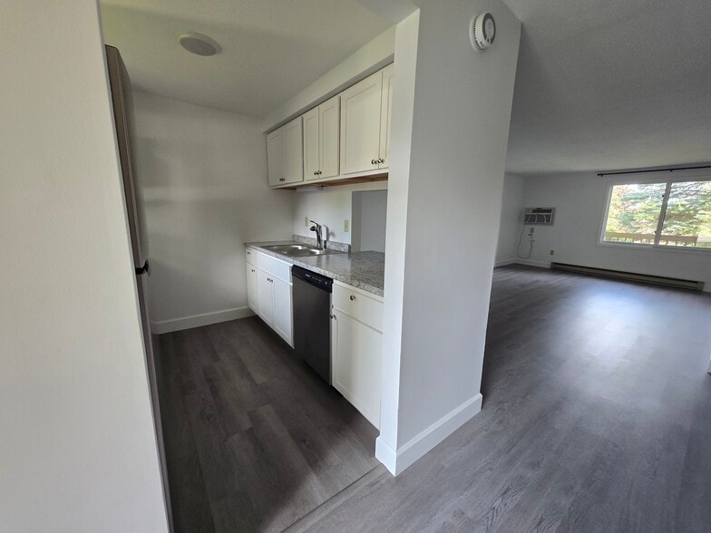 kitchen - 47 4th Ave