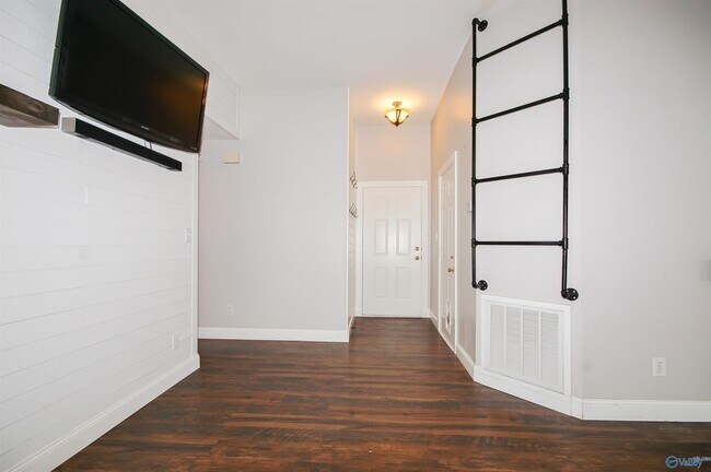 Building Photo - 127 Rebecca Pines Dr