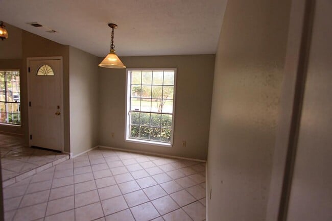 Building Photo - 4904 Ripple Creek Dr