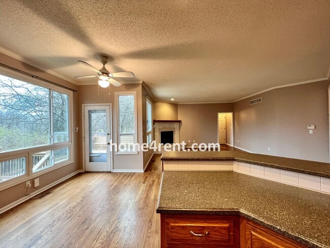 Building Photo - Beautiful Four Bedroom Home in Blue Valley...