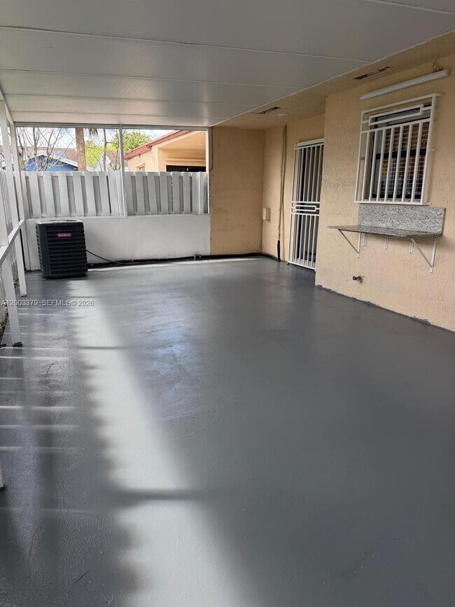 Building Photo - 9123 SW 149th Ct