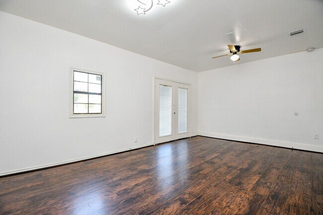 Building Photo - 7203 Santa Rita Dr