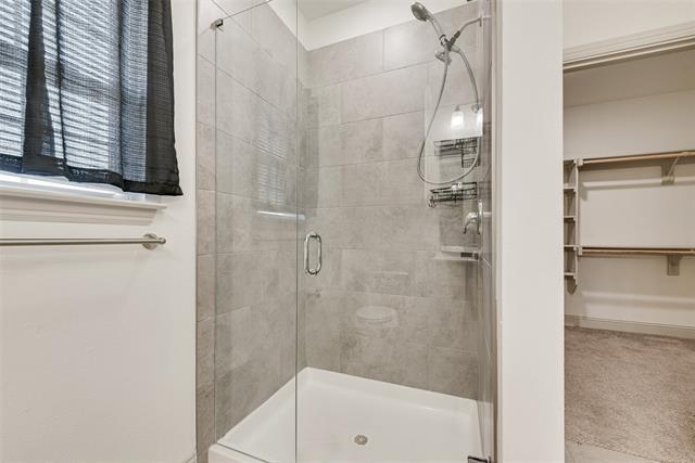 Building Photo - 335 Community Dr