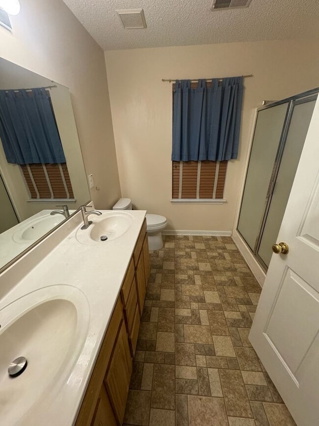 Building Photo - Charming and Spacious 3BR 2BA Home w/ Full Kitchen Suite + Garage + Optional Boat Launch Access i...