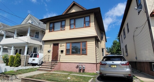 Primary Photo - 16 Van Cleve Ave