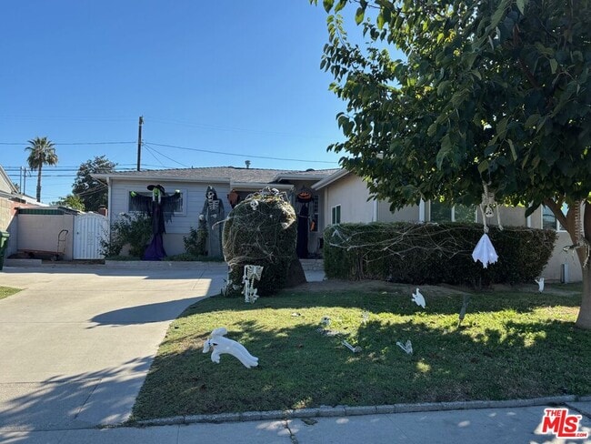 Building Photo - 10148 Gothic Ave