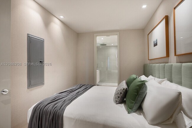 Building Photo - 10203 Collins Ave