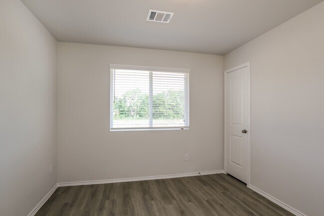 Building Photo - 5011 Sessile Trl