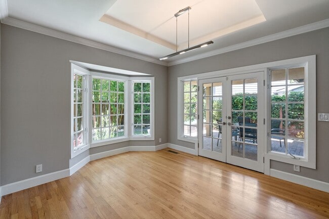 Building Photo - Contemporary Home in Desirable Community C...
