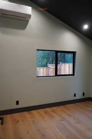 Building Photo - 25980 Todd Ln