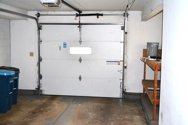 Building Photo - 1306 Forestdale Ct