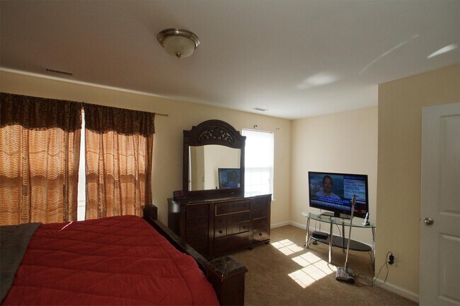 Building Photo - 2236 Stoney Spring Dr