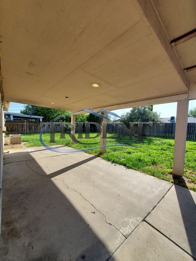 Building Photo - Cute 3 bedroom, 2 bath house