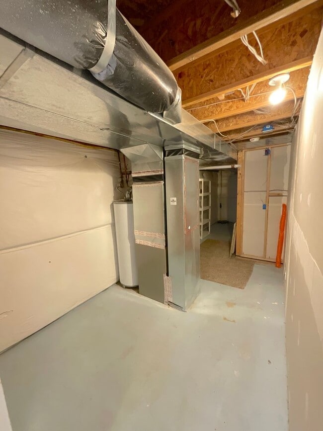 Building Photo - 4 Bedroom Home Available Near Peterson Rd & Constitution Ave!