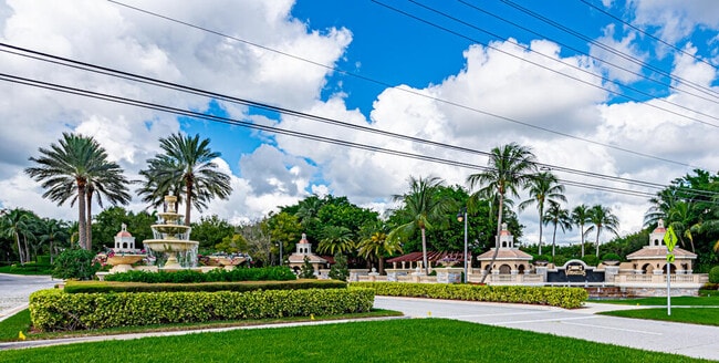 Building Photo - 10513 Versailles Blvd