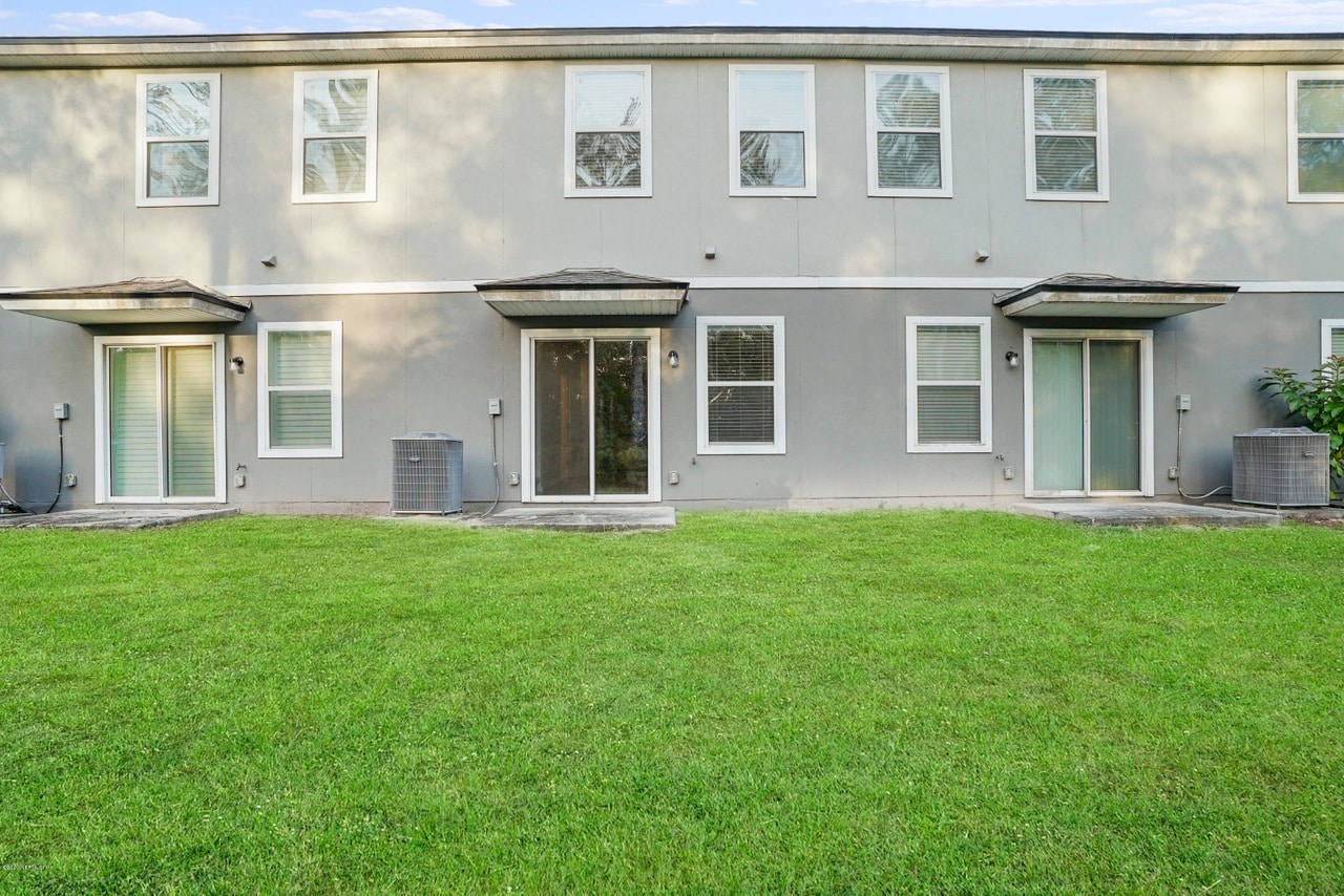 Building Photo - 790 Servia Dr