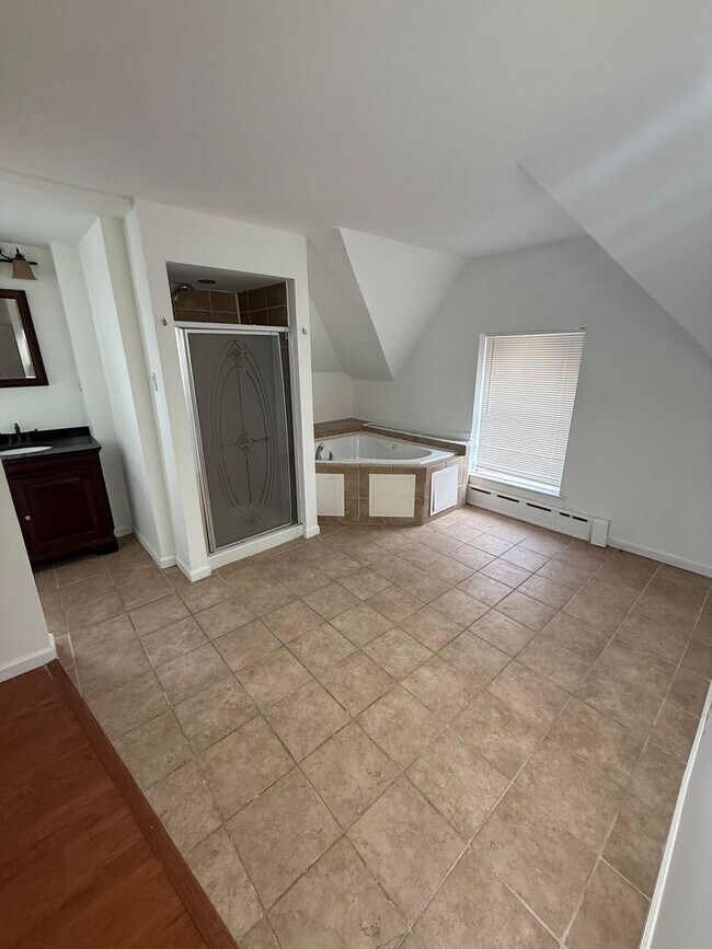 Building Photo - 28 N 50th St