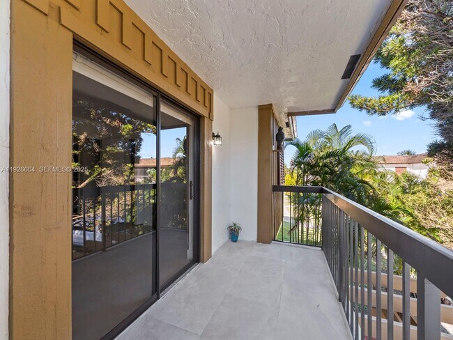 Building Photo - 6885 NW 169th St