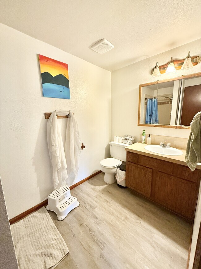 Building Photo - 1142 Silver Fir Dr