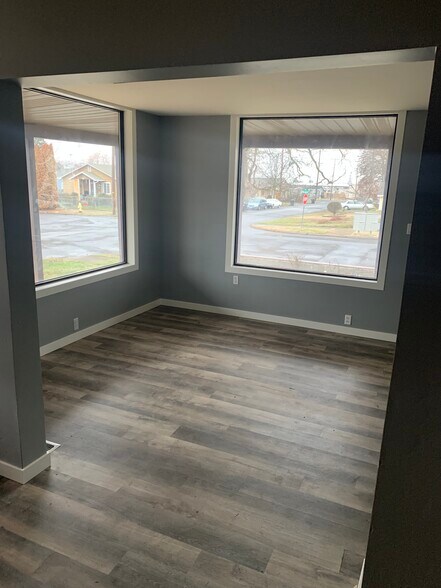 Living Room - 802 N 8th Ave