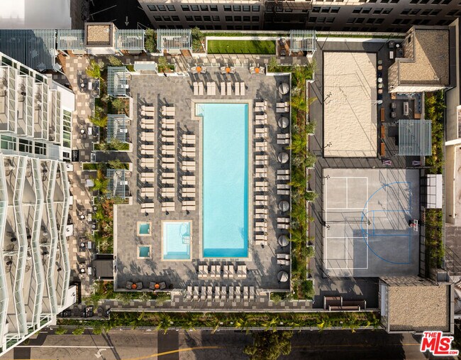 Building Photo - 230 W Olympic Blvd