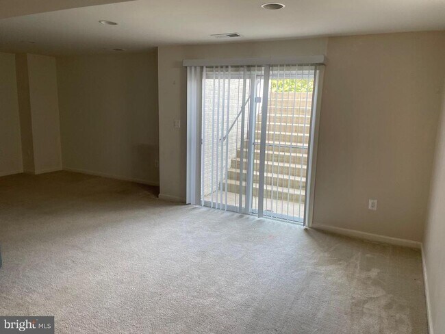 Building Photo - 233 Morlyn Dr